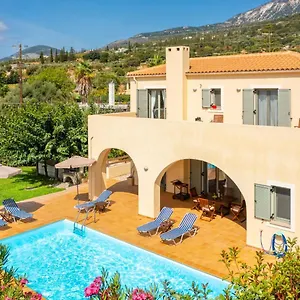 https://villa-katerina-trapezaki.kefaloniahotels.net